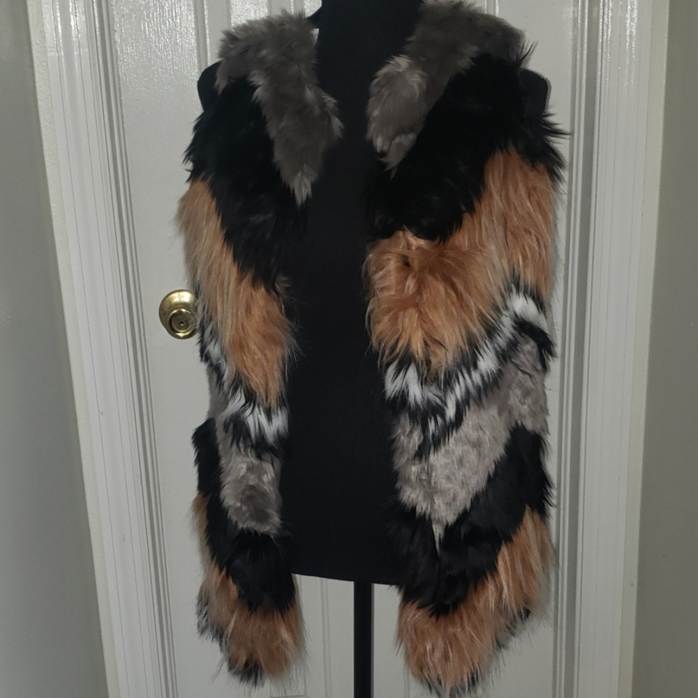 Bar iii faux fur vest sz XS